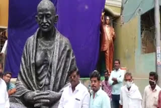 Sculptor Katuri Venkateswara Rao  Tenali sculptor  Mahatma Gandhi statue with 75,000 iron bolts  75,000 ഇരുമ്പ് ബോൾട്ടുകൾ  ഗാന്ധി പ്രതിമ  കട്ടൂരി വെങ്കടേശ്വര റാവു