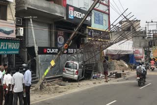 uncontrollable-car-collided-with-electric-pole-in-una