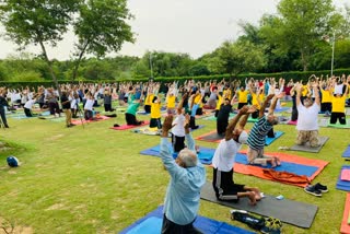 yoga-back-at-its-2000-year-old-home-in-pakistan