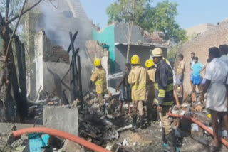 sattur-pattasu-fire-accident-four-died