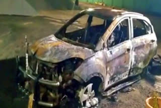 Miscreants hurl petrol bomb at Sasikala supporter's car in Ramanathapuram