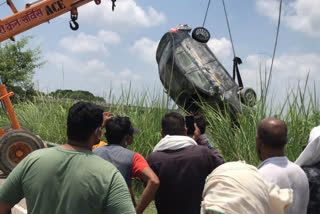 one person died after car fell into gang nahar in muzaffarnagar