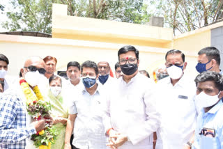 Special honor from Sangamner Municipal Council to the warriors who performed funeral rites of Corona patients