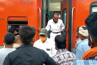 jabalpur hazrat nizamuddin train