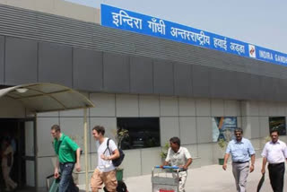 ആർടിപിആർ റിപ്പോർട്ട് വിമാനയാത്ര വിസ്താര കൊവിഡ് കാലത്ത് വിമാനയാത്ര കൊവിഡ് വാർത്തകൾ വിമാന യാത്രക്കാരൻ RT-PCR report ഡങി എയപ്പോർട്ട് വാർത്തകൾ IGI airport delhi airport covid updates flight journey covid