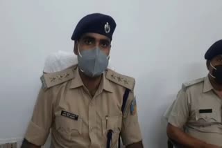 two criminals arrested in looting case of flipkart delievery boy in dhanbad