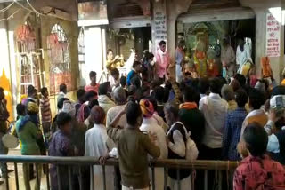 corona guideline violation in jhalawar,  kamkheda temple