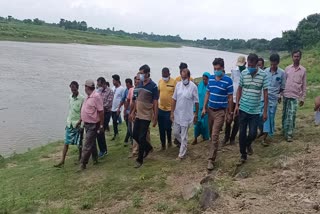 নড়েচড়ে বসল প্রশাসন, বিপন্ন মহানন্দা বাঁধ পরিদর্শনে প্রশাসনিক কর্তারা