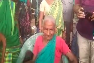 82 year old woman took corona vaccine in dumka