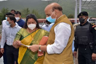 Roopali Naik submits memorandum to minister rajanath singh