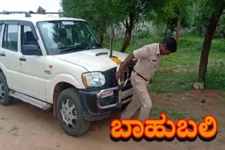 CPI pulled Scorpio vehicle in Koppal