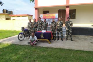 BSF seized 34 lakh rupees gold