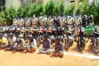 two-wheeler theft gang arrested
