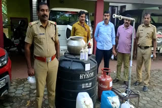 illegal liquor seized  ernakulam illegal liquor seized  kothamangalam illegal liquor seized  ചാരായവും കോടയും പിടികൂടി  എറണാകുളത്ത് ചാരായം പിടികൂടി  കോതമംഗലത്ത് ചാരായം പിടികൂടി