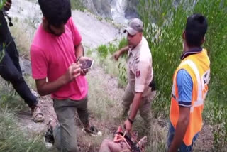 Jk-ram_01_Man slipped to death  on NH at battery chasma Ramban-av-jk10007