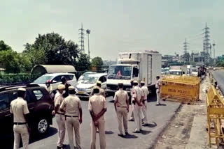gurugram delhi border jammed police barricading farmers protest