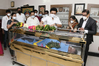 CM condoles to doctor Kameswaran