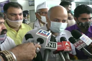 delhi deputy cm manish sisodia arrives at surat airport