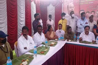 lunch-programme-for-yathindra-birthday-party-in-mysore