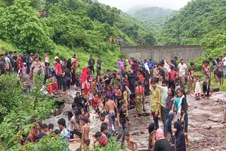 Mumbra Devi mountain waterfall crowd