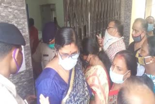 uproar over breaking of covid protocol at vaccination center in ranchi