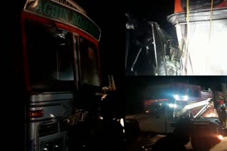 ramanattukara  ramanattukara road accident  road accidents  kozhikode road accidents  രാമനാട്ടുകര  രാമനാട്ടുകര റോഡ് അപകടം  റോഡ് അപകടം  ലോറിയും ജീപ്പും കൂട്ടിയിടിച്ചു