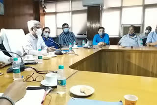 DM held a meeting with the brass businessman in moradabad