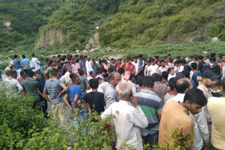Ten killed after vehicle falls in gorge in Himachal