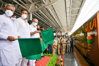 CM b s yadiyurappa gave drive to Kisan train