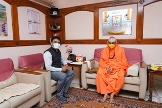 DCM Ashwath Narayan Visits Suttur Mutt Swamiji