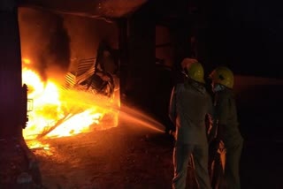 fire-broke-out-in-tughlaqabad-extension-area-brought-under-control