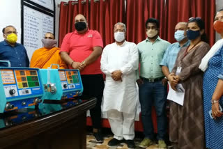 donated ventilators and oxygen concentrators to medical colleges in meerut