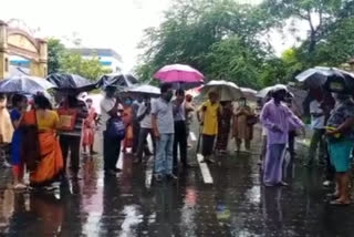 people showing agitation in coochbehar for not getting token for second dose vaccination