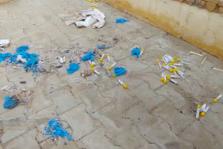 स्वास्थ्य विभाग की बड़ी लापरवाही, VTM wastage found in open jaisalmer