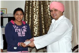 female-cricketer-sneh-rana-to-be-the-brand-ambassador-of-sgrr-university