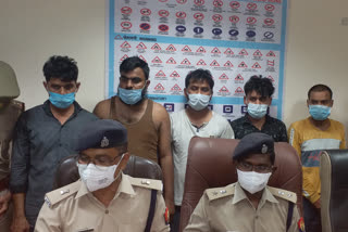 noida police busted kabootar gang and arrested five accused