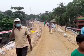 loada-bridge-over-the-kangsavati-river-was-partially-open-for-people-and-ambulance-in-debra-west-medinipur