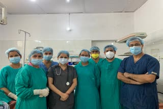 5-kg-tumor-removed-after-successful-operation-of-woman-stomach