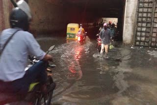 water-logging-at-places-in-delhi-for-some-time