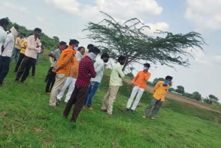 The body of a youth who has been missing for 5 days was found in a well in badnapur jalna