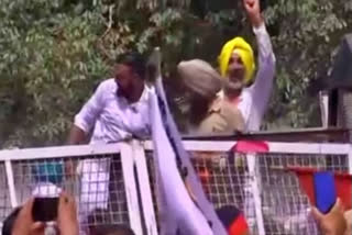 FIR against 23 AAP leaders for protesting outside Punjab CM's residence