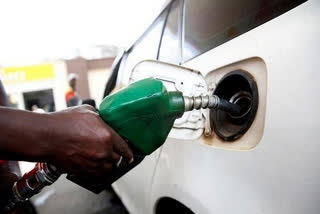 देश में लगातार बढ़ रहीं पेट्रोल और डीजल की कीमतें