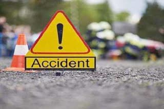 trolley hit car in dholpur 2 devotees died