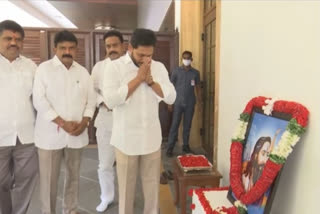 CM jaganmohnreddy tribute to alluri seetharamaju in tadeapalli