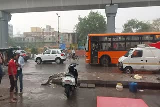 Delhi rain fall