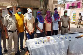 delhi police arrested 5 miscreants