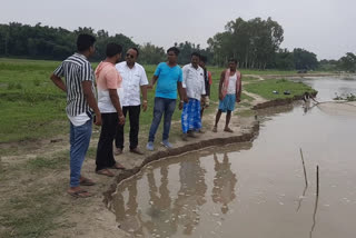 land slide at Fulhar river barrage panic moment for residents of malda Harishchandrapur