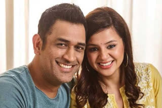 sakshi-dhoni-takes-to-instagram-to-reveal-ms-dhoni-gift-on-their-special-day-of-wedding-anniversary