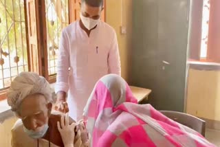 घूंघट में टीकाकरण,  vaccination in veil