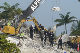 Search begins at collapsed Florida condo building site